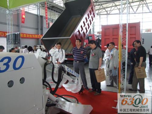 工程機械 卡特重工